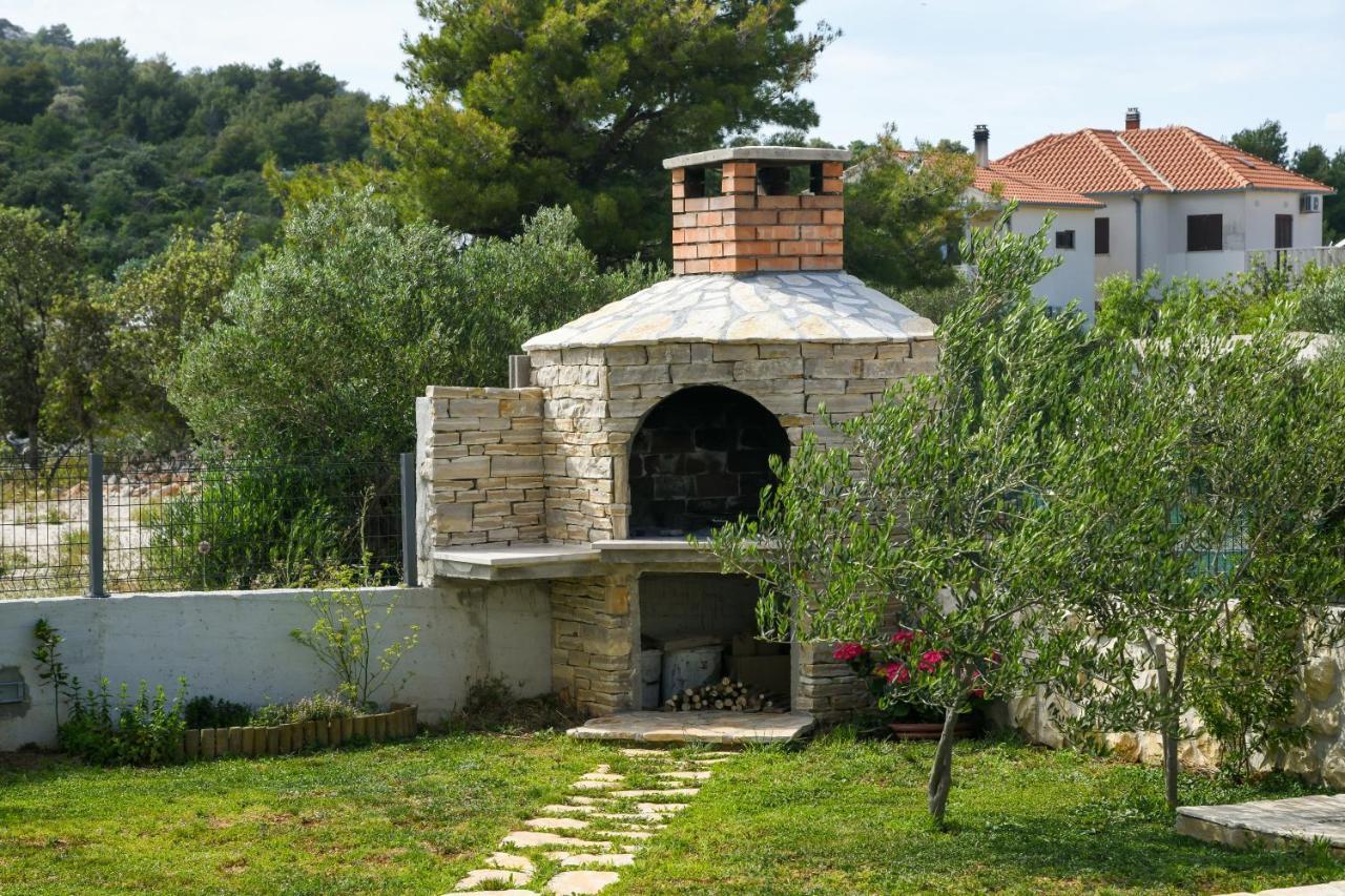 Holiday Home Mb Ražanj エクステリア 写真