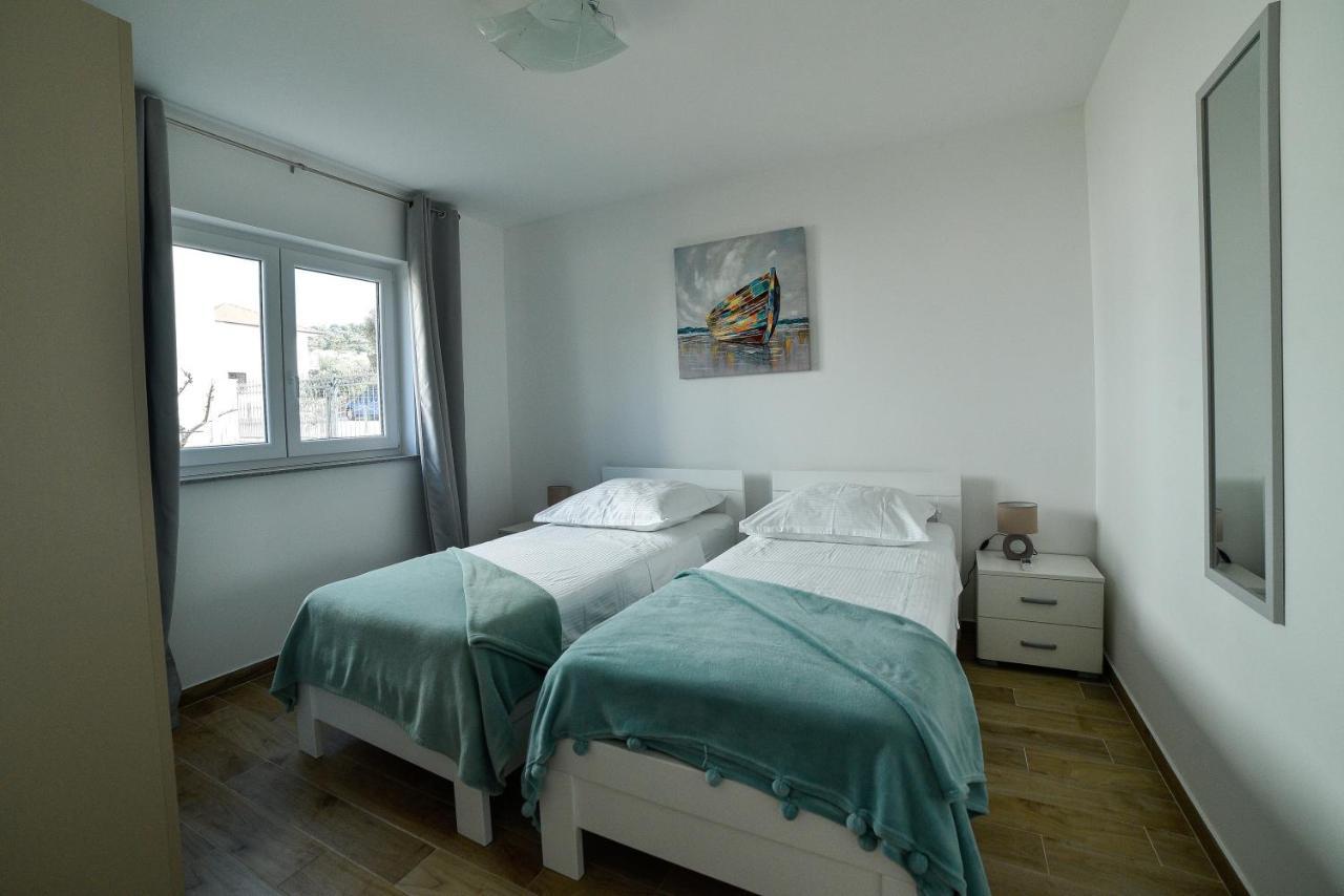 Holiday Home Mb Ražanj エクステリア 写真