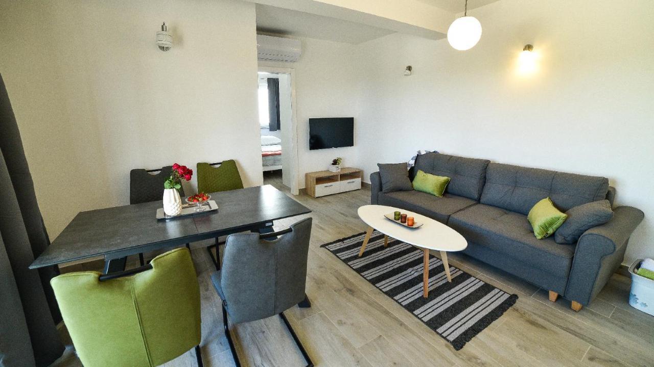 Holiday Home Mb Ražanj エクステリア 写真