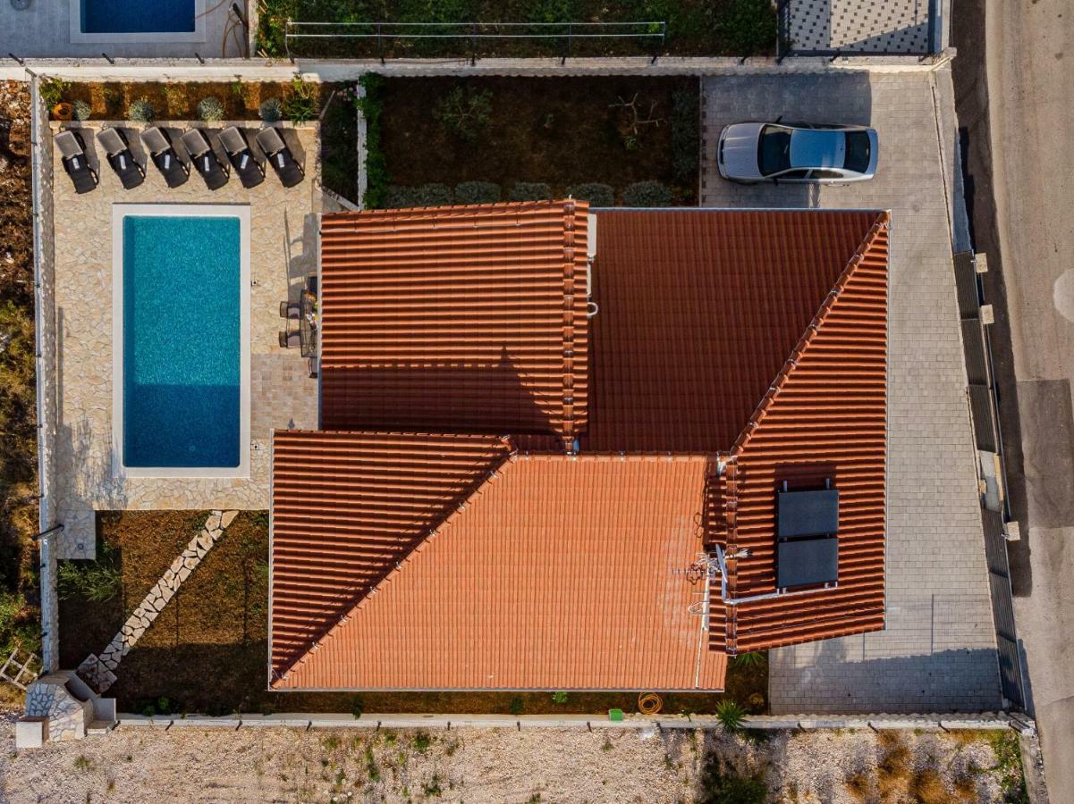 Holiday Home Mb Ražanj エクステリア 写真