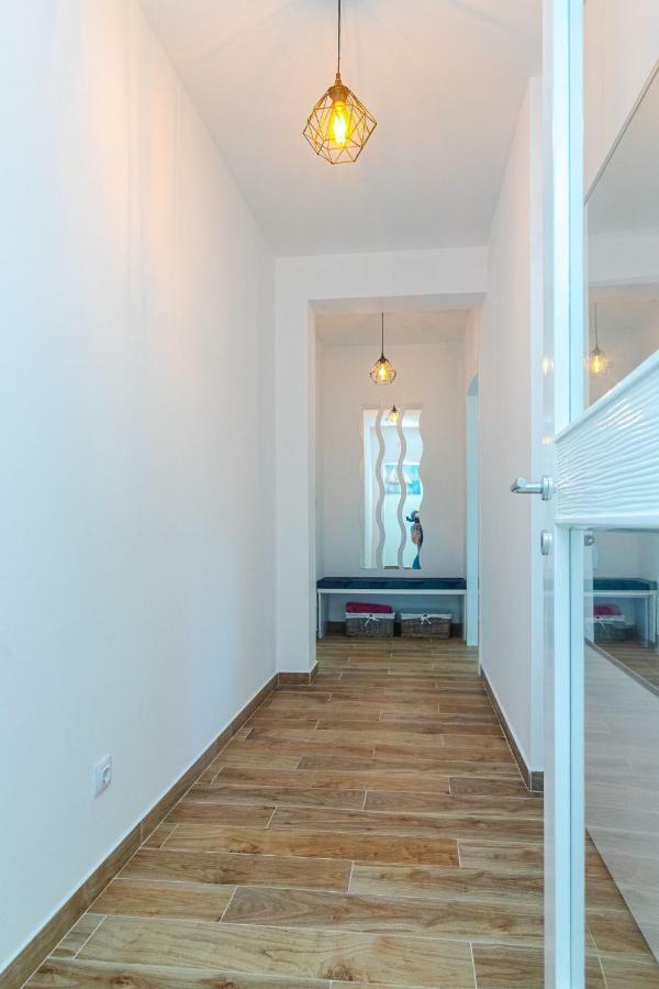 Holiday Home Mb Ražanj エクステリア 写真