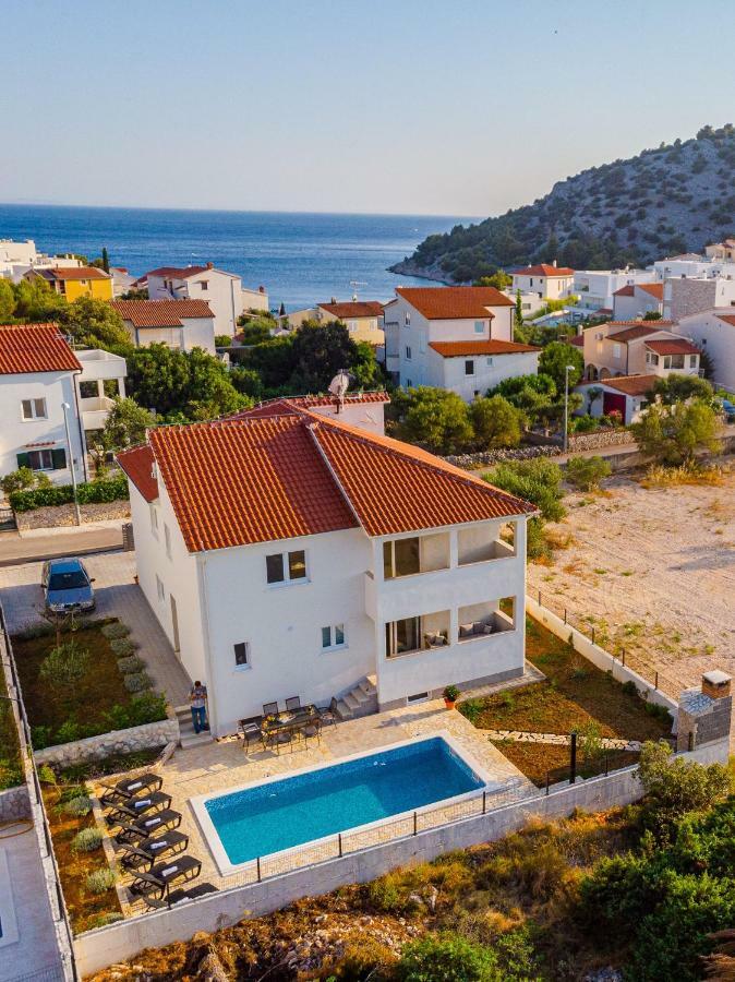 Holiday Home Mb Ražanj エクステリア 写真